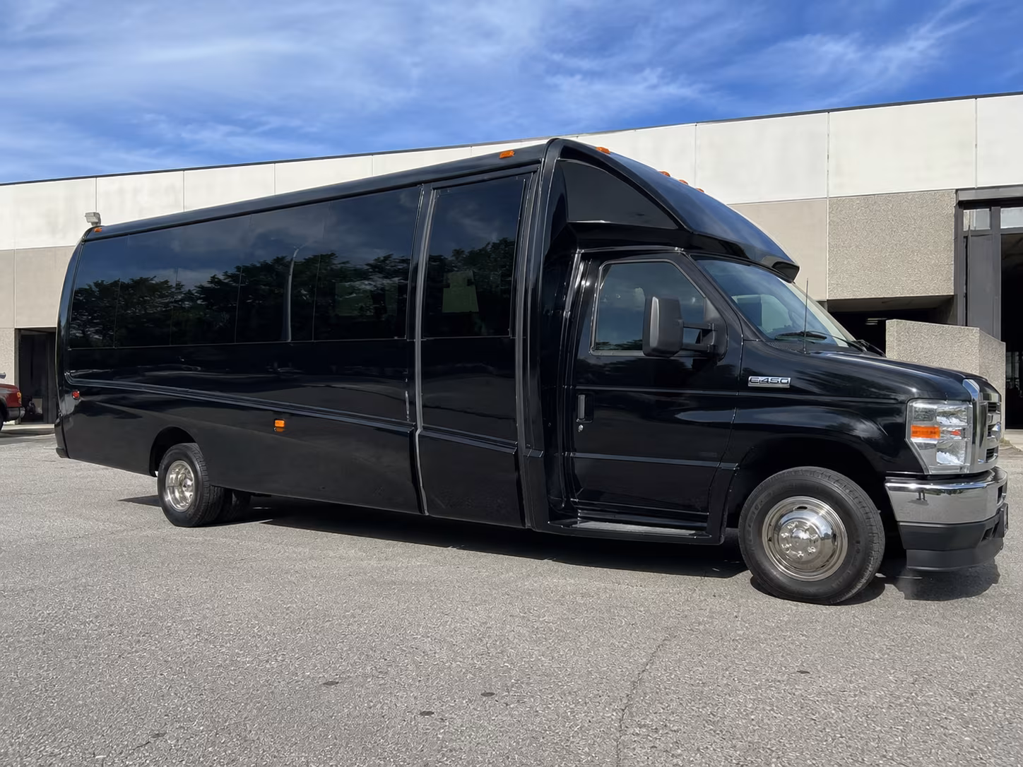 bakersfield airport shuttle bus rentals for private groups