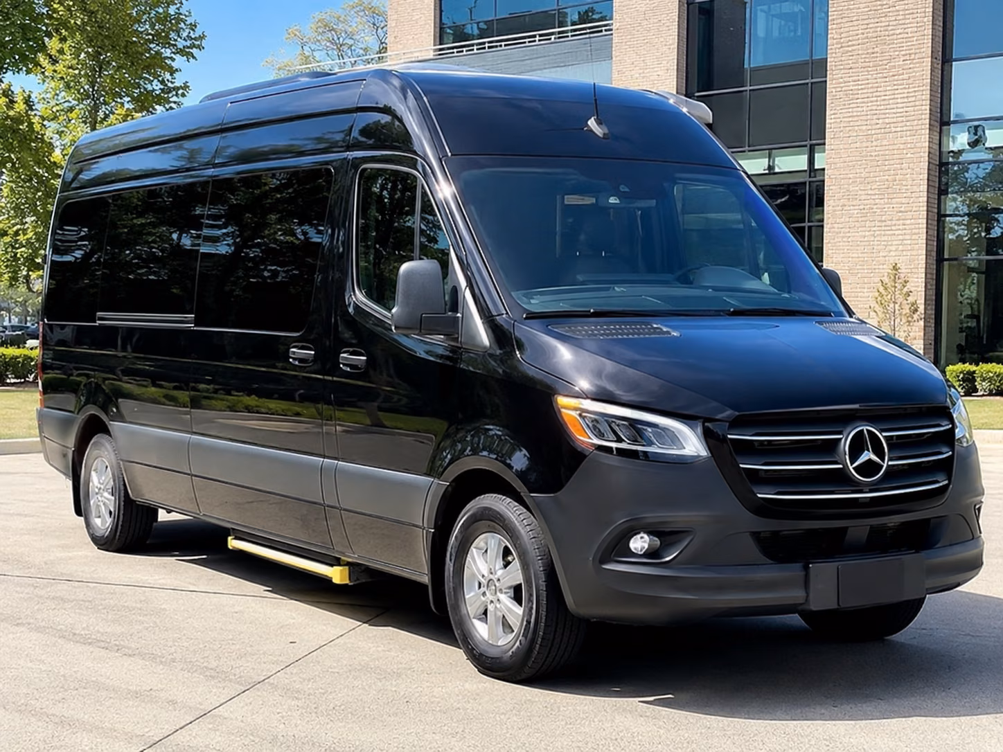 bakersfield hospital and campus shuttle bus rentals