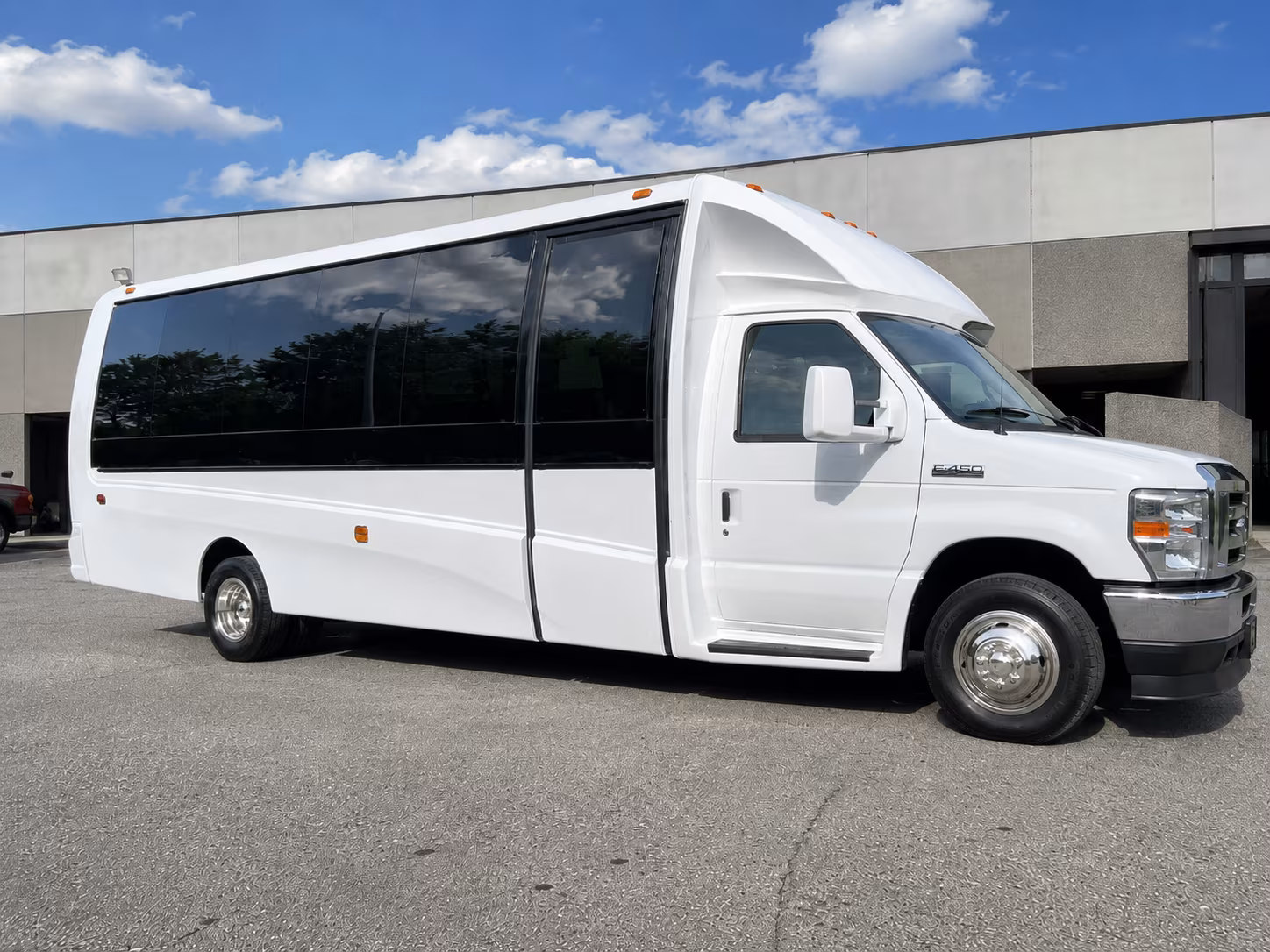 guest shuttles to frugatti s wine cave and wedding venues around bakersfield
