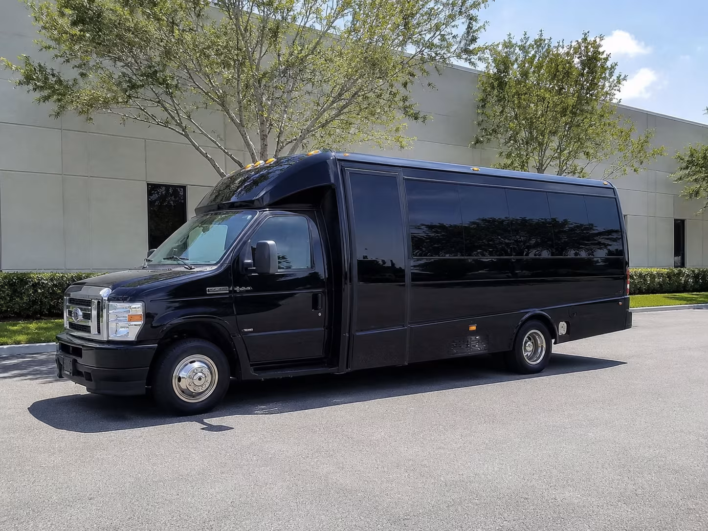 rent a field trip bus to bakersfield museums and science centers